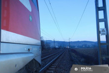 Vlaky na železničnej trati smer Čadca – Žilina v Brodne delilo len 100 metrov. FOTO: FB/Polícia SR - Žilinský kraj