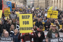 Záber z protestu proti novému návrhu fungovania mesta Oxford.