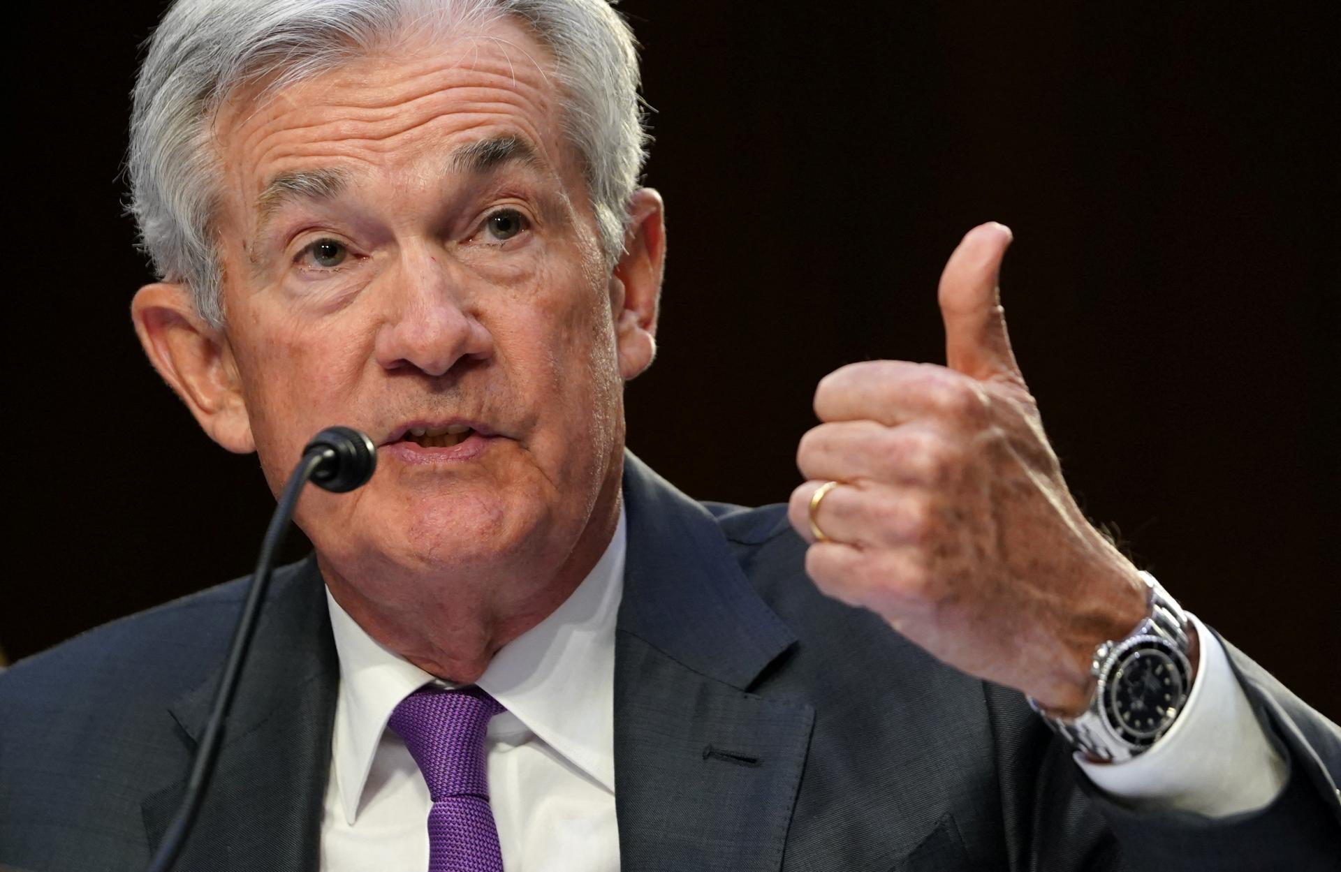 Powell otvoril dvere prudšiemu zdražovaniu dolárových pôžičiek a svet sa trasie v základoch