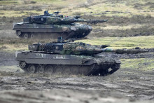 Tanky typu Leopard 2. FOTO: TASR/AP