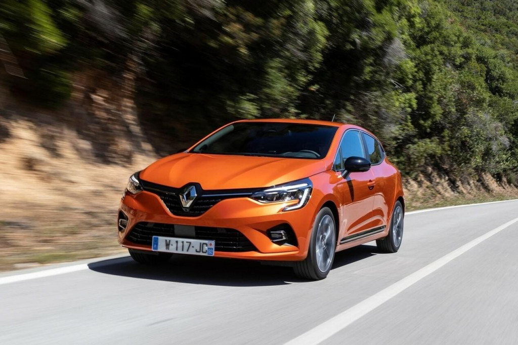 Do sumy 15-tis&iacute;c eur si dnes zaobstar&aacute;te najčastej&scaron;ie kompaktn&yacute; hatchbacky, n&aacute;jdu sa v&scaron;ak aj mestsk&eacute; mini modely či drobn&eacute; &bdquo;crossovery&ldquo;.