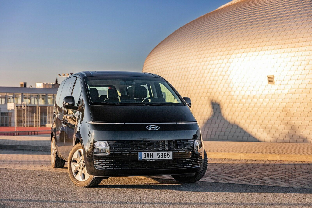 Hyundai Staria