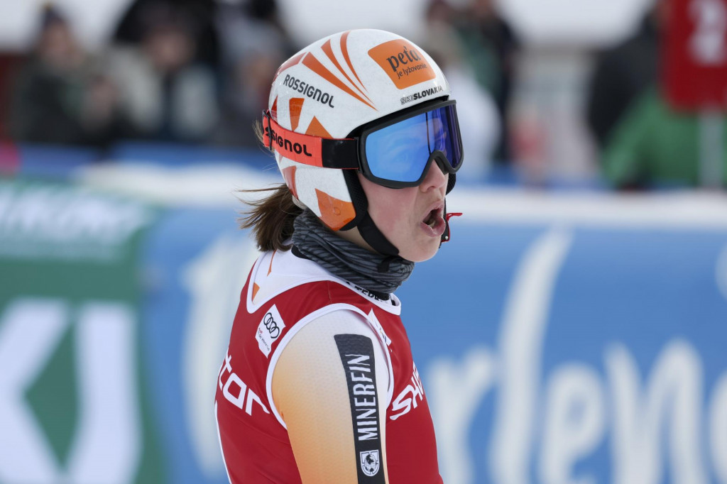 Slovenská lyžiarka Petra Vlhová reaguje v cieli druhého kola obrovského slalomu žien Svetového pohára vo švédskom Are. FOTO: TASR/AP