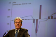 Eurokomisár pre hospodárstvo Paolo Gentiloni reagoval na obavy investorov zo šírenia nákazy v celom finančnom sektore. ”Momentálne to nevidím ako významné riziko,” vyjadril sa. FOTO: Reuters