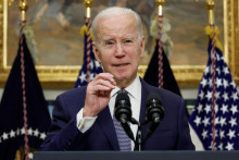Americký prezident Joe Biden avizuje, že požiada Kongres a bankové regulačné orgány, aby sprísnili nariadenia pre banky. FOTO: Reuters