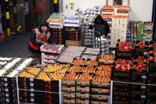 V súčasnosti je dovážaná zelenina výrazne drahšia. FOTO: Reuters