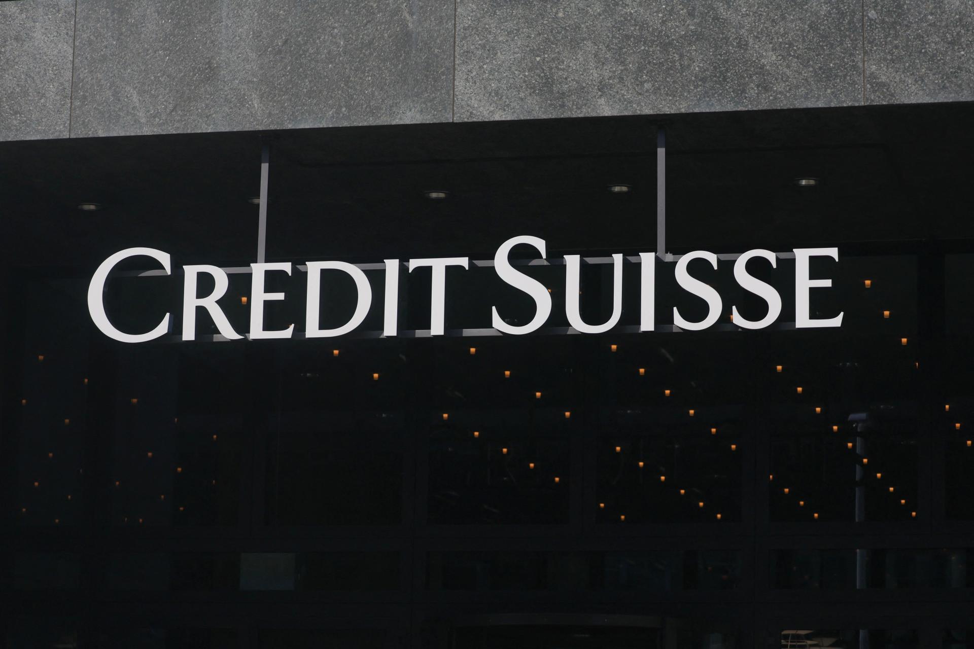 Credit Suisse len získava čas. Od Švajčiarska dostala v podstate bianko šek, tvrdí Reuters