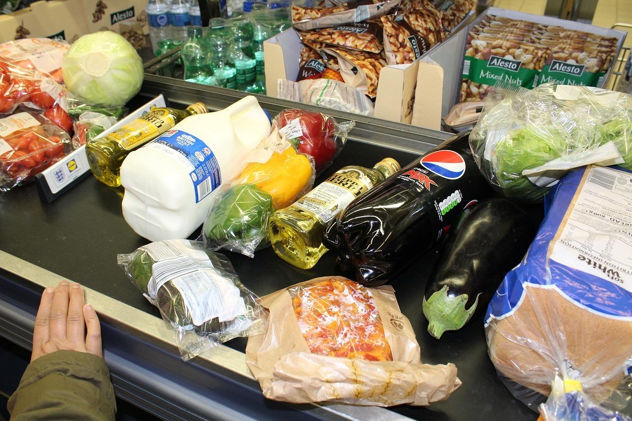 Zastropovanie potravín: Osem veľkých reťazcov na Slovensku ohraničí ceny 400 produktov