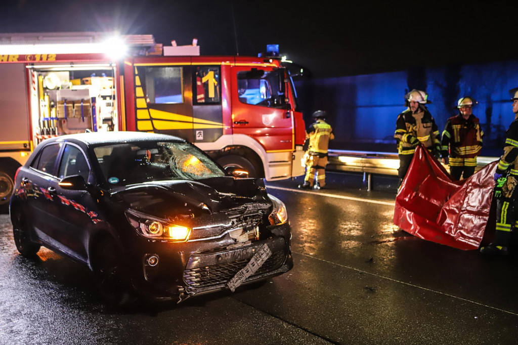 Vrak auta počas dopravnej nehody, ilustračný obrázok. FOTO: TASR/DPA


