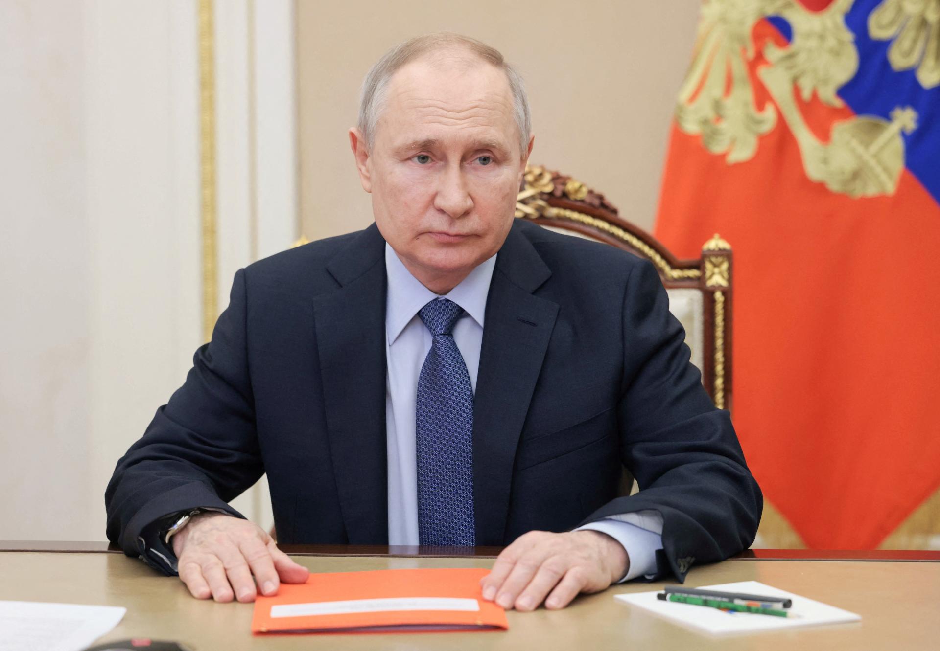 Putin pokračuje vo svojej „pracovnej ceste