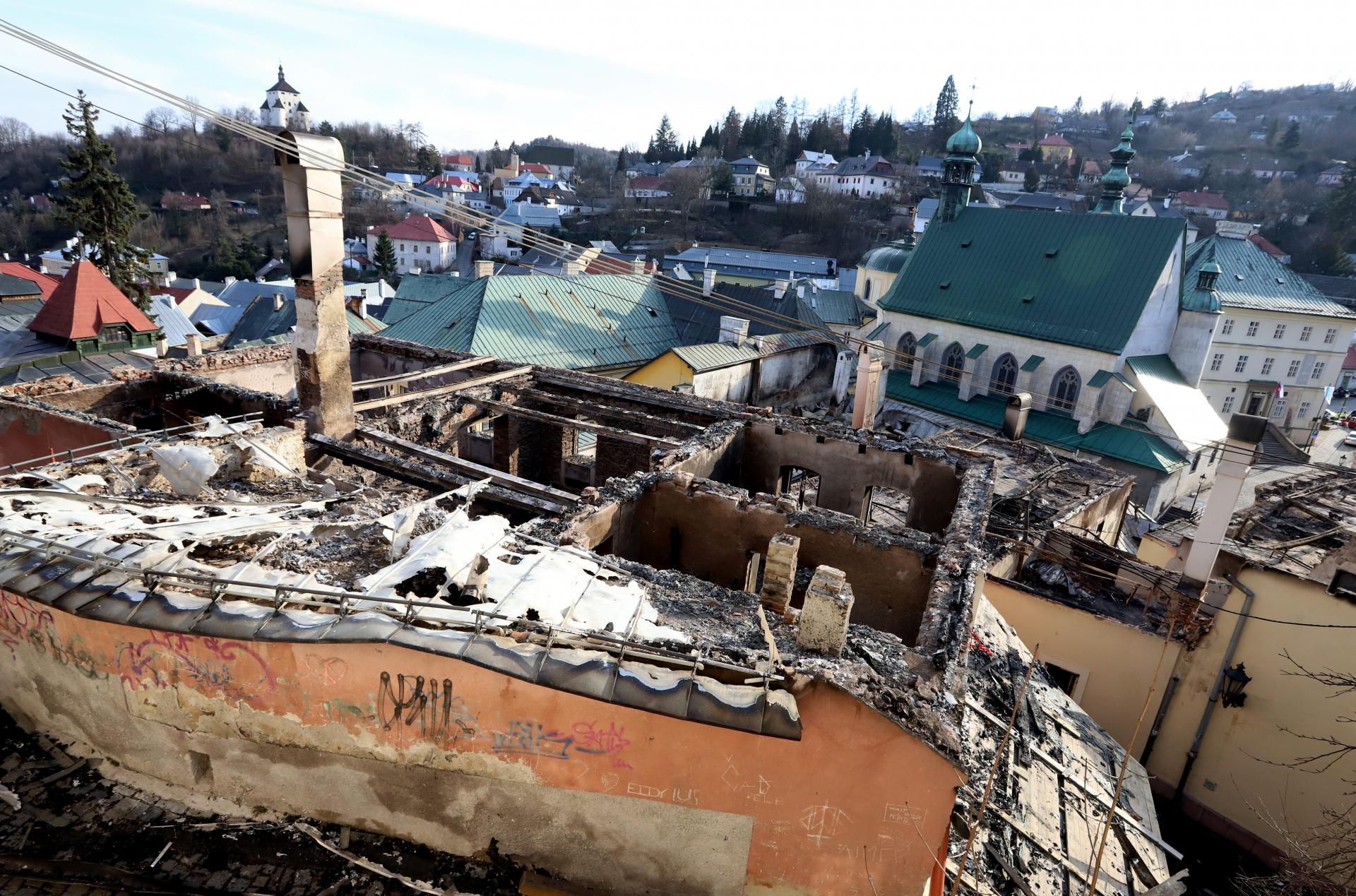 Požiar v Štiavnici ukázal, že budovy na Slovensku sú podpoistené, upozorňuje poradenská firma