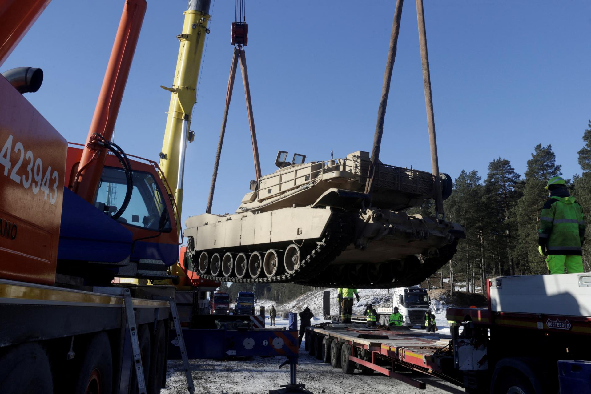 USA urýchlia dodávku tankov Abrams na Ukrajinu, dodajú však starší model
