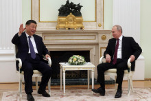 Na snímke sprava ruský prezident Vladimir Putin a najvyšší čínsky predstaviteľ Si Ťin-pching počas stretnutia v Kremli v Moskve 20. marca 2023. FOTO: TASR/AP