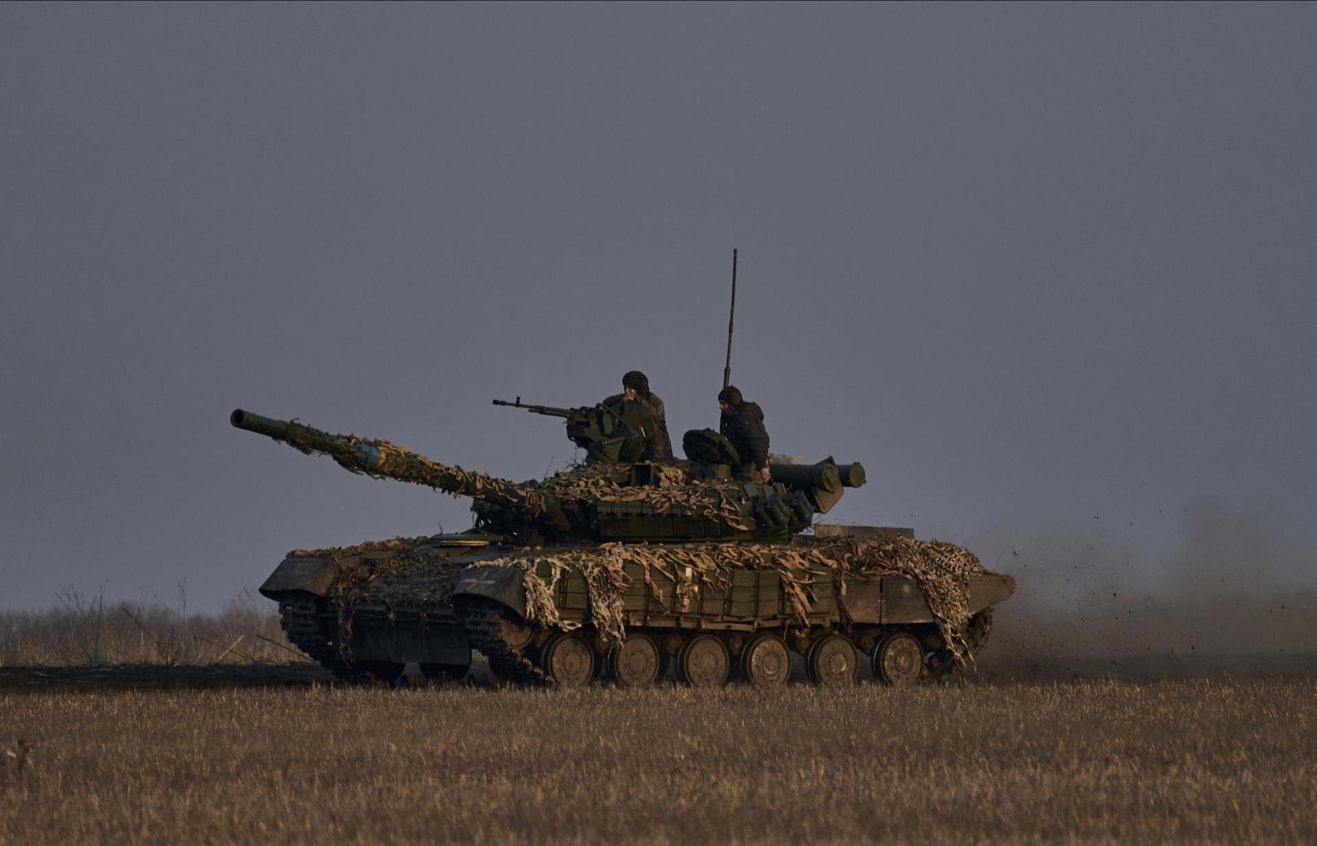 Ukrajinci hlásia odrazenie osemdesiatich ruských útokov na východe krajiny