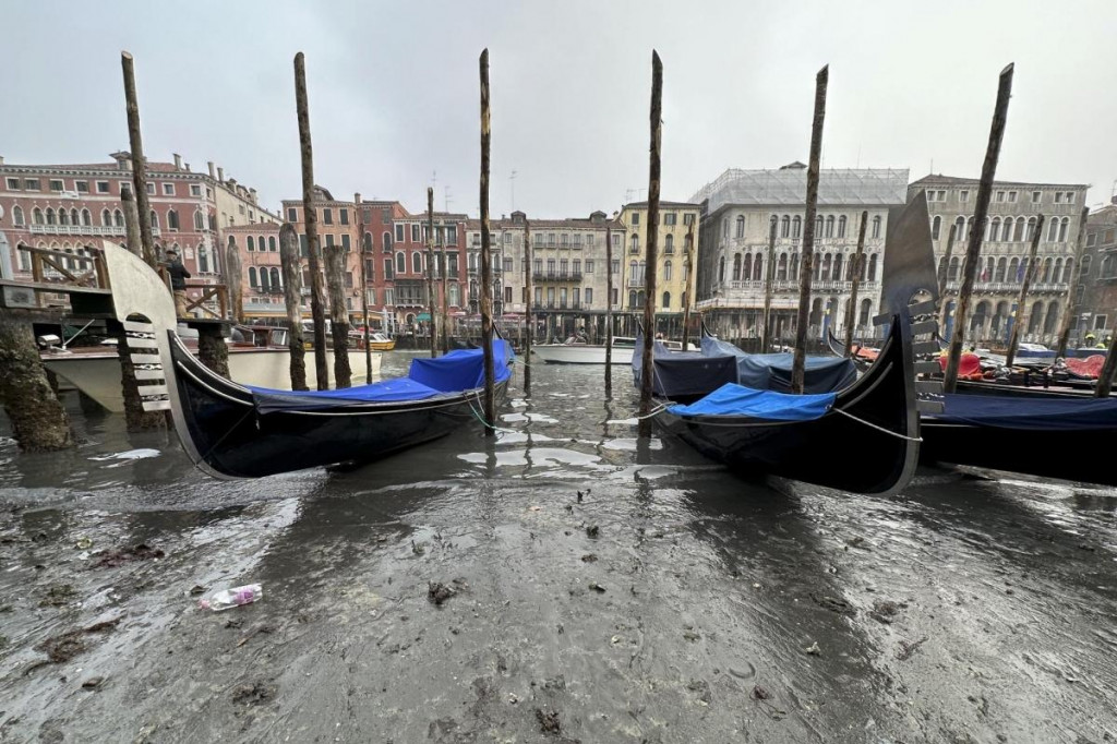 Fo februári trápil Benátky nedostatok vody v kanáloch. FOTO: TASR/AP