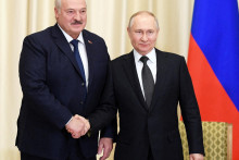 Ruské jadrové zbrane v Bielorusku môžu konflikt vyostriť. Na snímke lídri oboch krajín Alexander Lukašenko a Vladimir Putin.

FOTO: REUTERS/SPUTNIK


