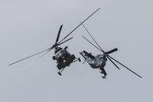 České vrtuľníky sprava Mi - 171 a Mi - 24. FOTO: TASR/Jaroslav Novák