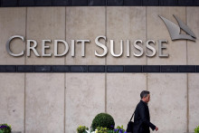 Logo banky Credit Suisse v londýnskej pobočke. FOTO: Reuters