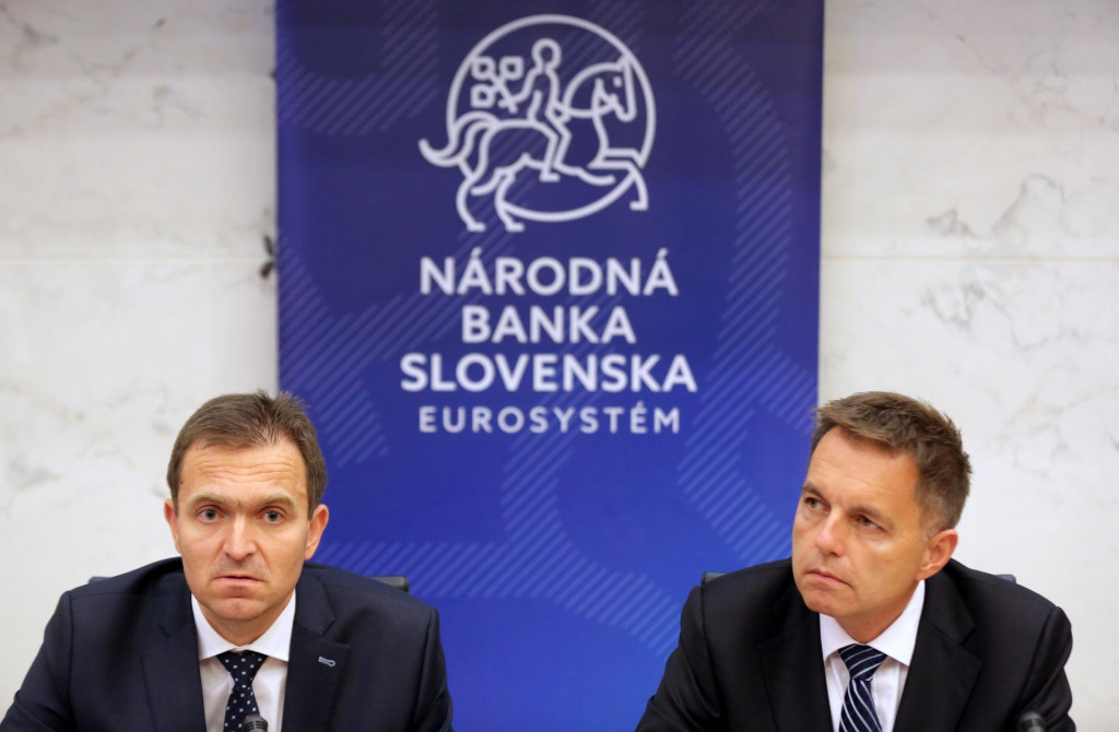 Guvern&eacute;r NBS Peter Kažim&iacute;r a viceguvern&eacute;r Ľudov&iacute;t &Oacute;dor.

FOTO: HN/Peter Mayer