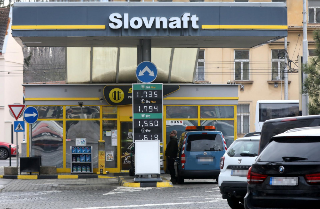 V súčasnosti funguje na našom trhu skoro tisíc čerpacích staníc. Väčšina z nich patrí pod dominantného hráča Slovnaft. FOTO: HN/PAVOL FUNTÁL