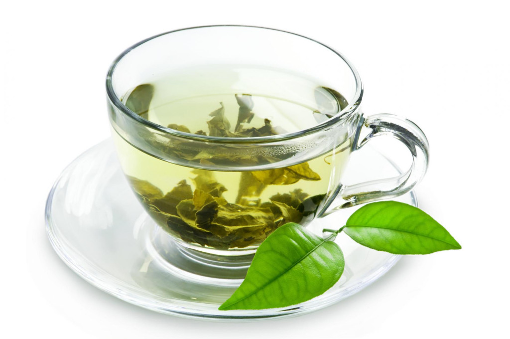 Zelený čaj obsahuje kofeín, ktorý podporuje činnosť metabolizmu.