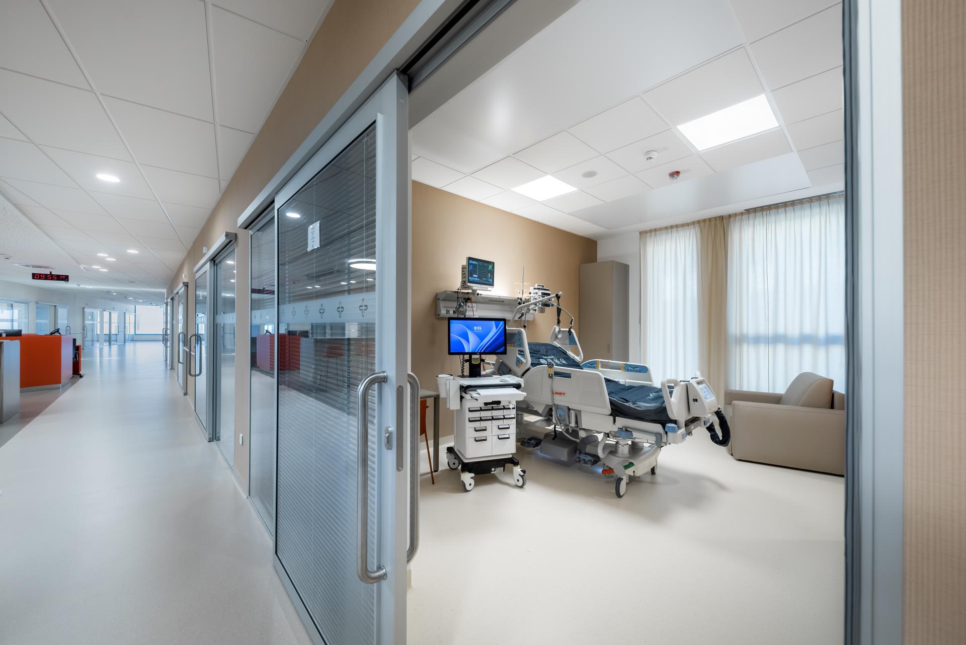 Otvorili nemocnicu Bory, ide o najväčšiu súkromnú investíciu do slovenského zdravotníctva (+ veľká galéria)