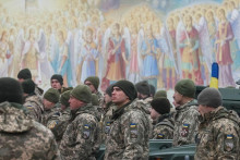 Ukrajinskí vojaci v Kyjeve. FOTO: Reuters