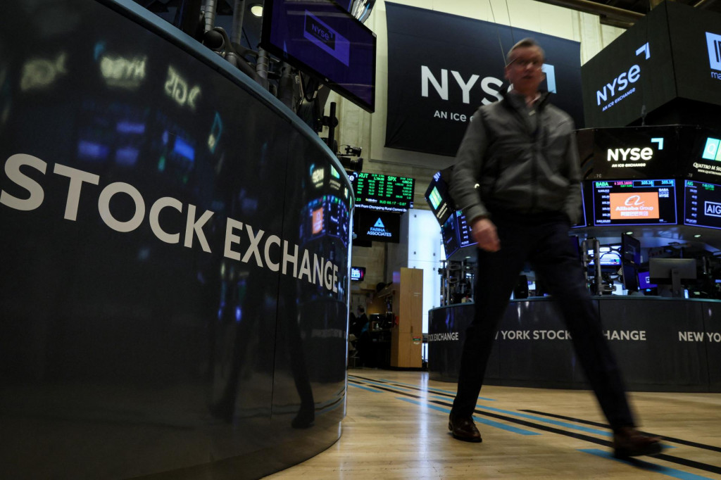 Akciové trhy sa zotavujú z minuloročného pádu. FOTO: Reuters