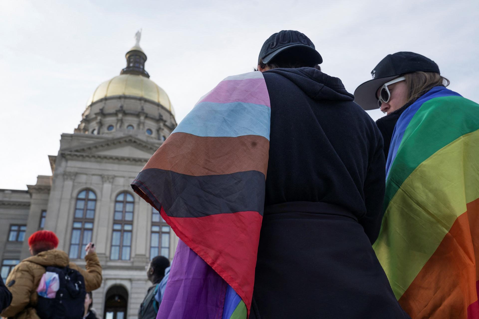 Viac ako desať amerických štátov prijalo zákony proti zdravotnej starostlivosti pre transrodových ľudí