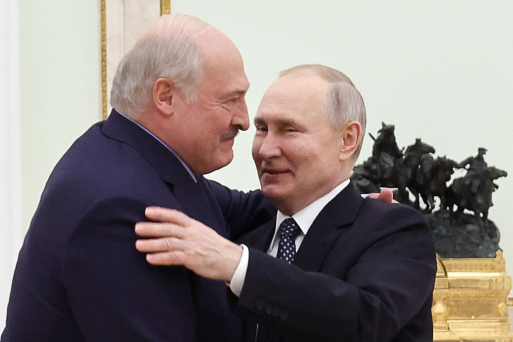 Sprava ruský prezident Vladimir Putin a bieloruský prezident Alexander Lukašenko. FOTO TASR/AP
