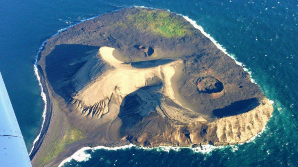 Ostrov Surtsey pri Islande.
