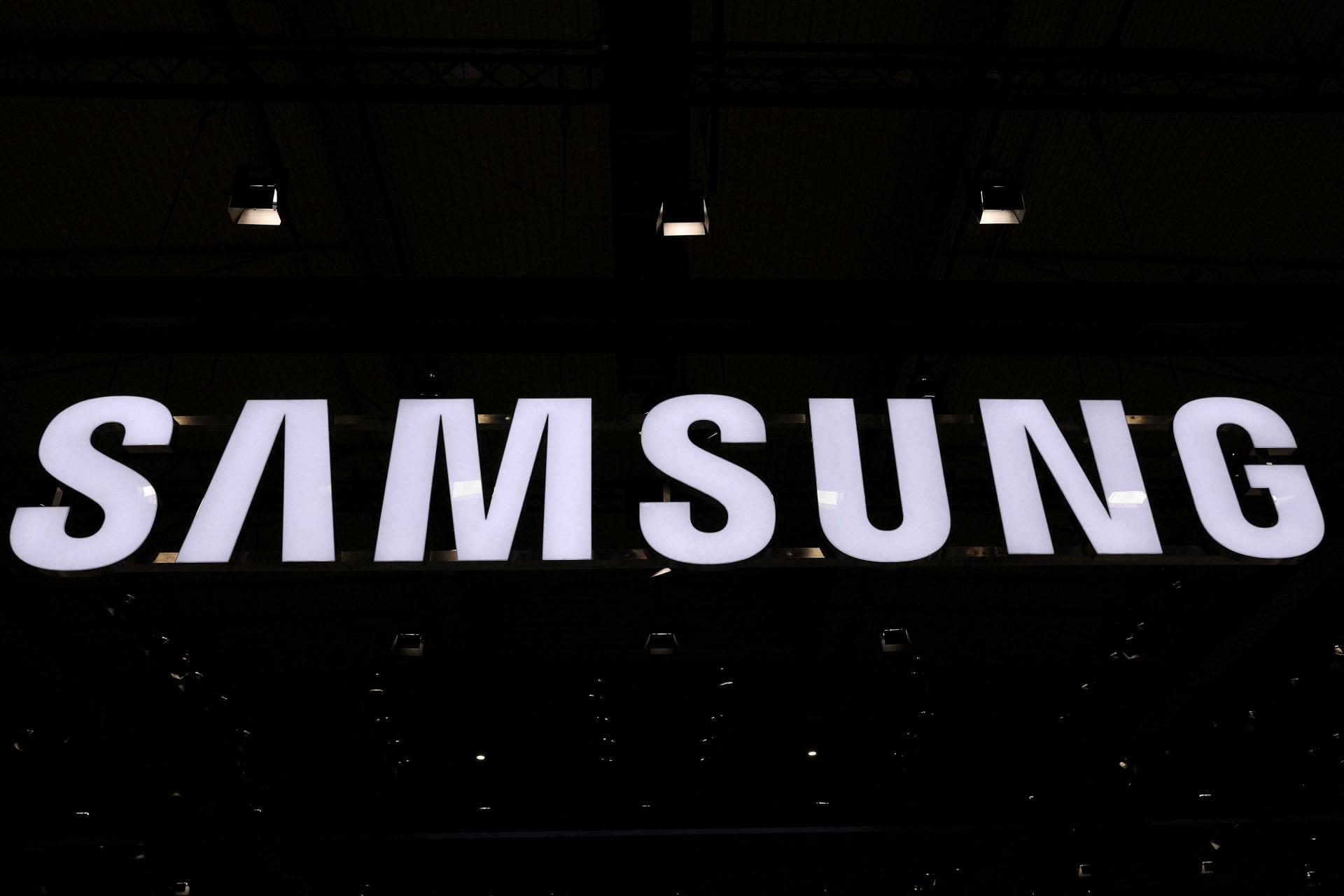 Samsungu klesol prevádzkový zisk na 14-ročné minimum, firma výrazne obmedzí výrobu čipov