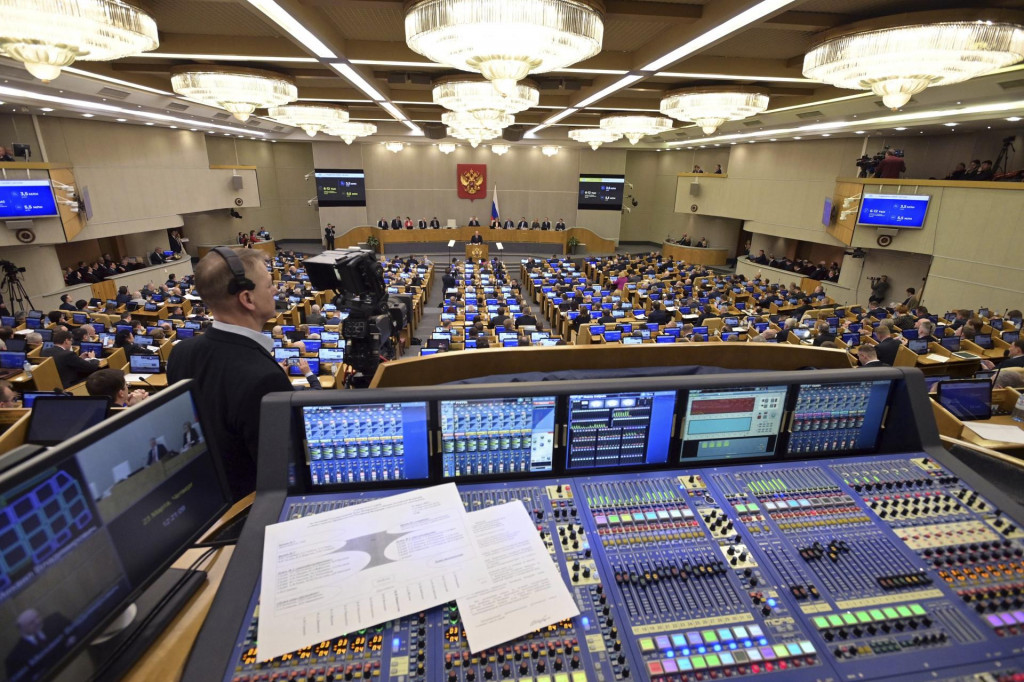 Ruský premiér Michail Mišustn reční na zasadnutí dolnej komory ruského parlamentu - Štátnej dumy v Moskve. FOTO: TASR/AP