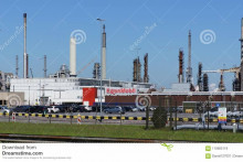 Rafinéria, ropa, Exxon mobil. FOTO: Dreamstime