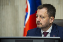 Dočasne poverený predseda vlády SR Eduard Heger v parlamente neuspel s materiálom o slovenskom dlhu. FOTO: TASR/J. Kotian