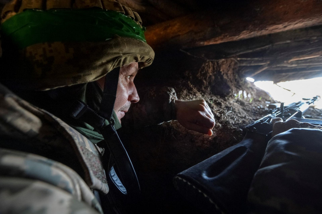 Ukrajinský vojak na fronte blízko východoukrajinského Bachmutu. FOTO: Reuters
