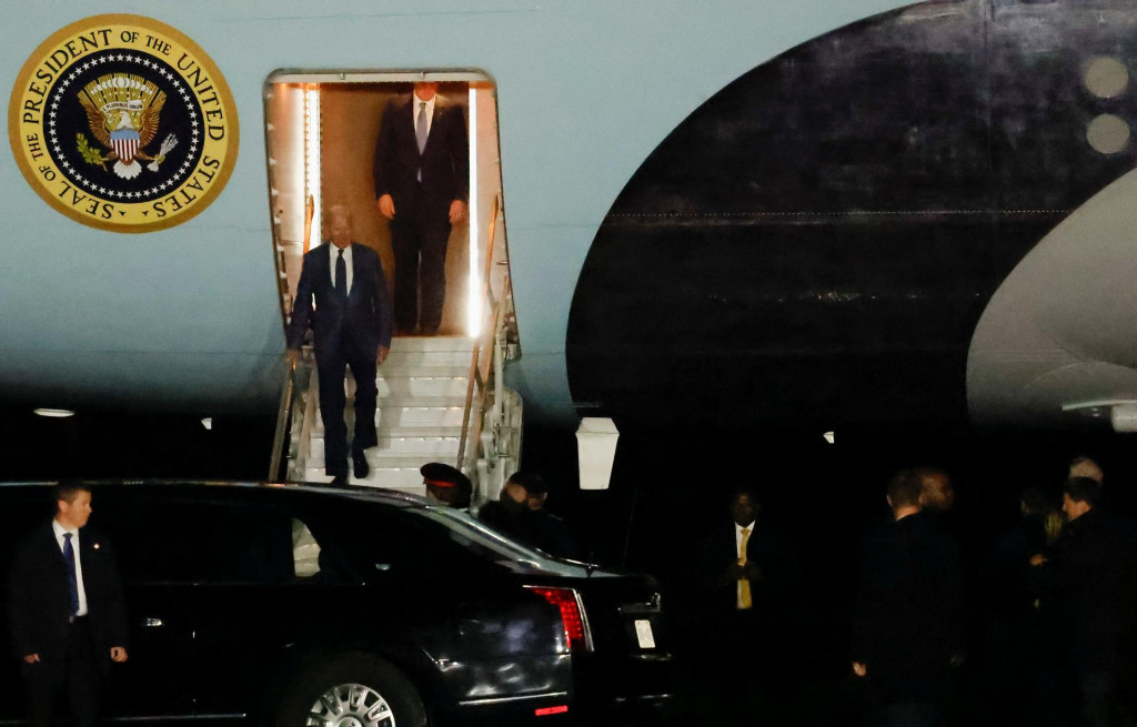 Americký prezident Joe Biden pricestoval do Sverného Írska. FOTO: Reuters