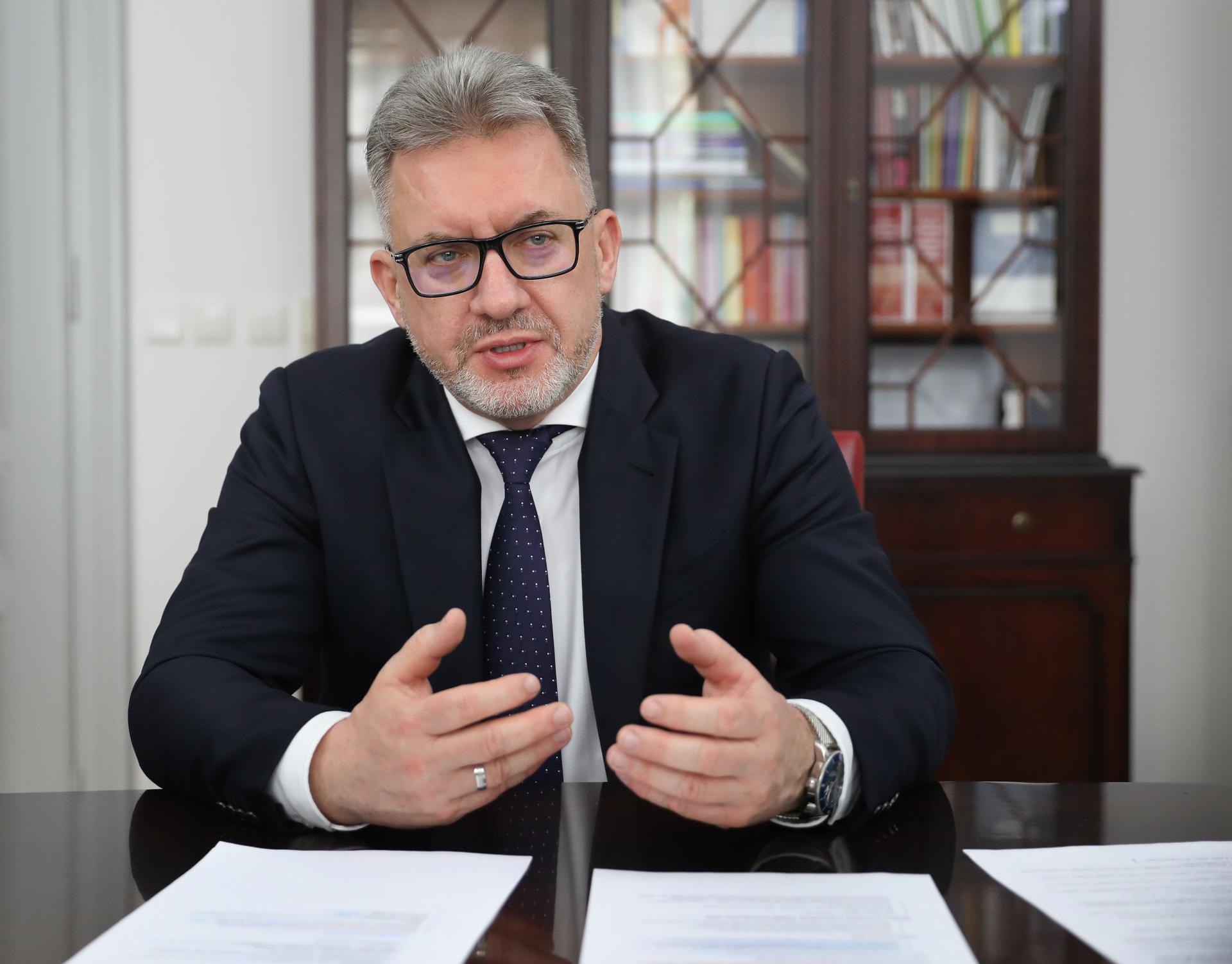 Šéf Slovenskej záručnej a rozvojovej banky v rozhovore pre HN: Firmy rastú aj vďaka našim úverom