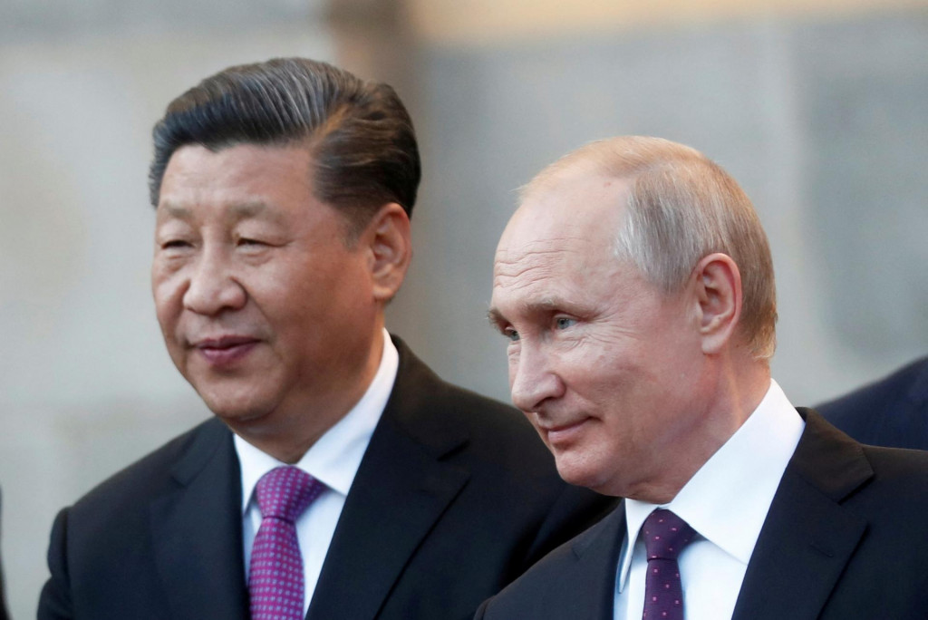 Čínsky prezident Si Ťin-Pching a jeho ruský náprotivok Vladimir Putin. FOTO: Reuters