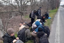 Migranti zo Sýrie. FOTO: Facebook polície/Bratislavský kraj