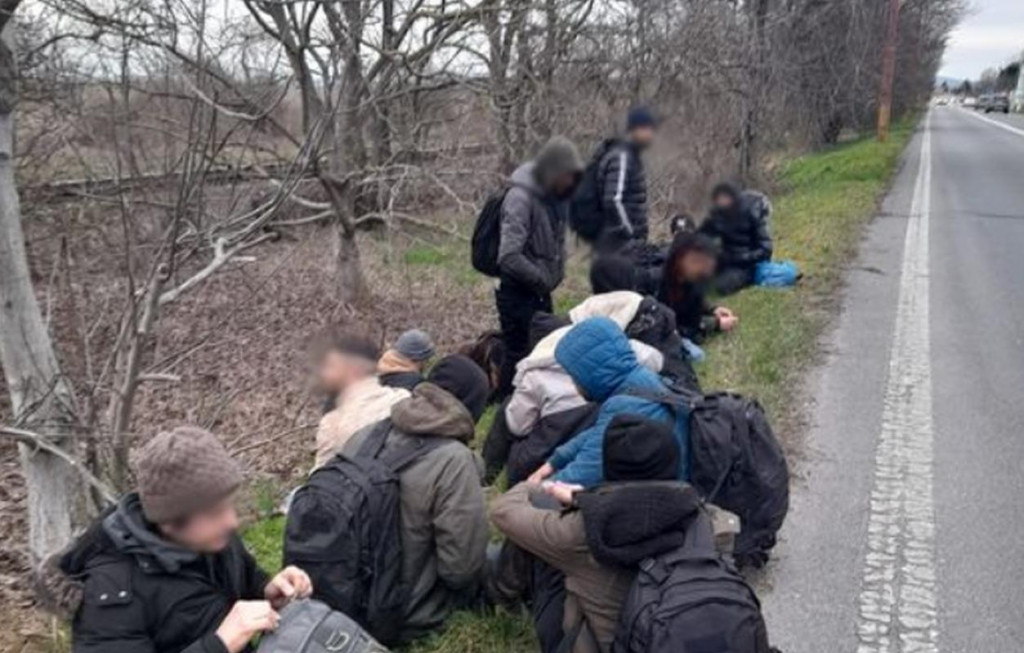 Migranti zo Sýrie. FOTO: Facebook polície/Bratislavský kraj