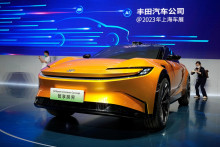 Koncept Toyota bZ Sport Crossover vystavený na autosalóne Auto Shanghai v Šanghaji. FOTO: Reuters