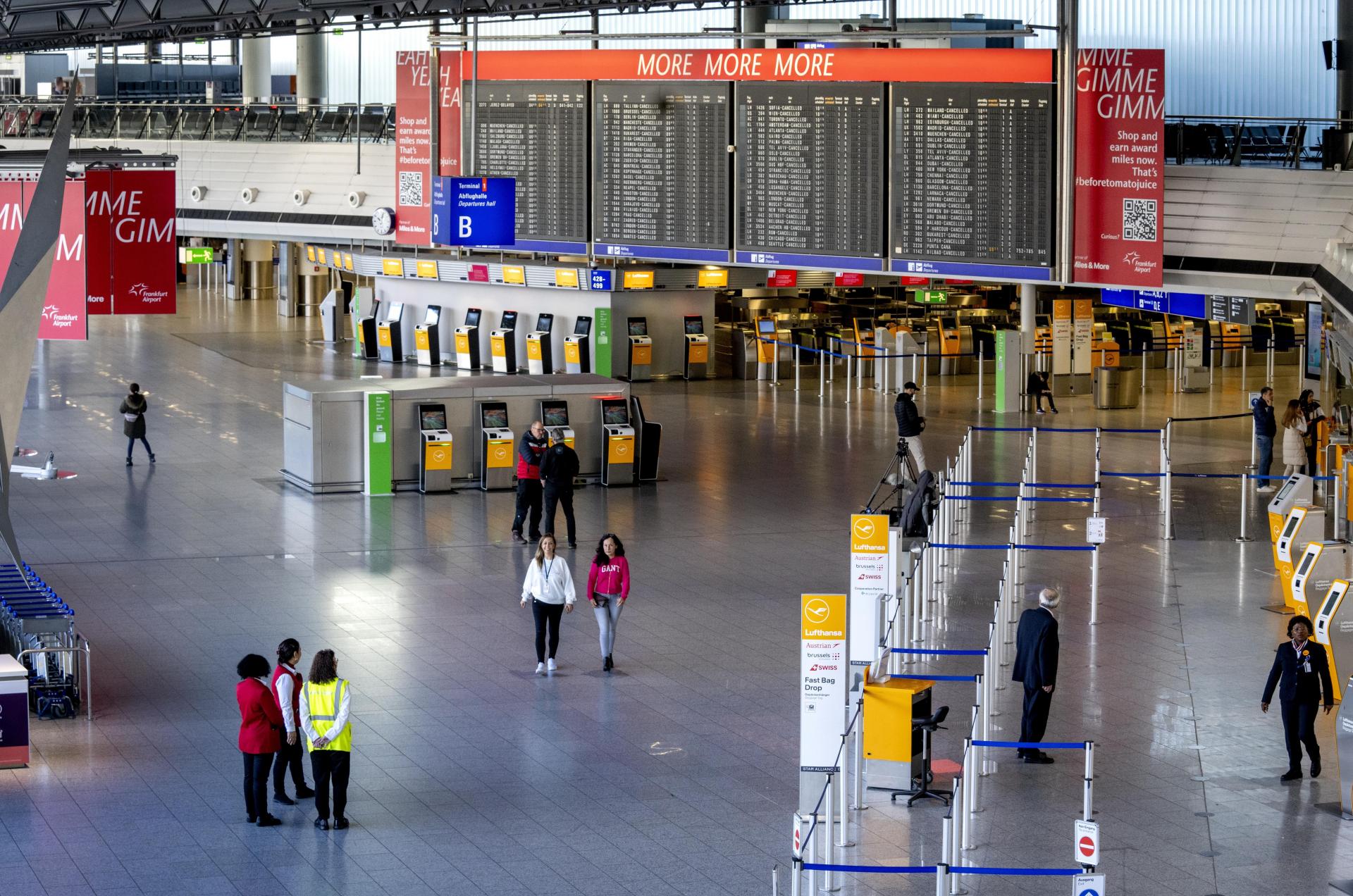 Zamestnanci nemeckých letísk a železníc budú opäť štrajkovať. Ovplyvní to 100-tisíc pasažierov