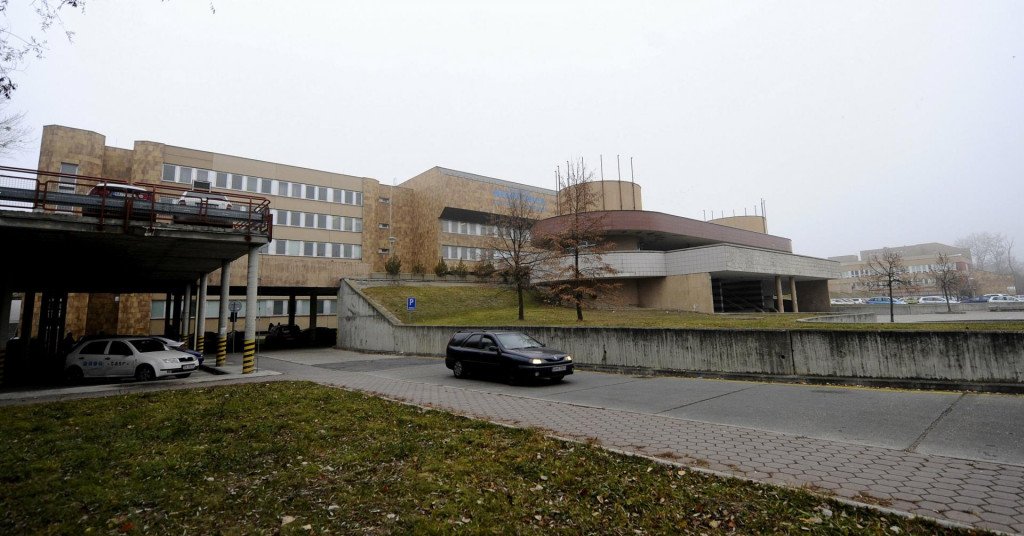 Na snímke ilustračná fotografia Nemocnice svätého Cyrila a Metoda v Bratislave 1. decembra 2011. FOTO TASR - Martin Baumann