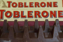 Švajčiarske čokoládové tyčinky Toblerone. FOTO: Reuters