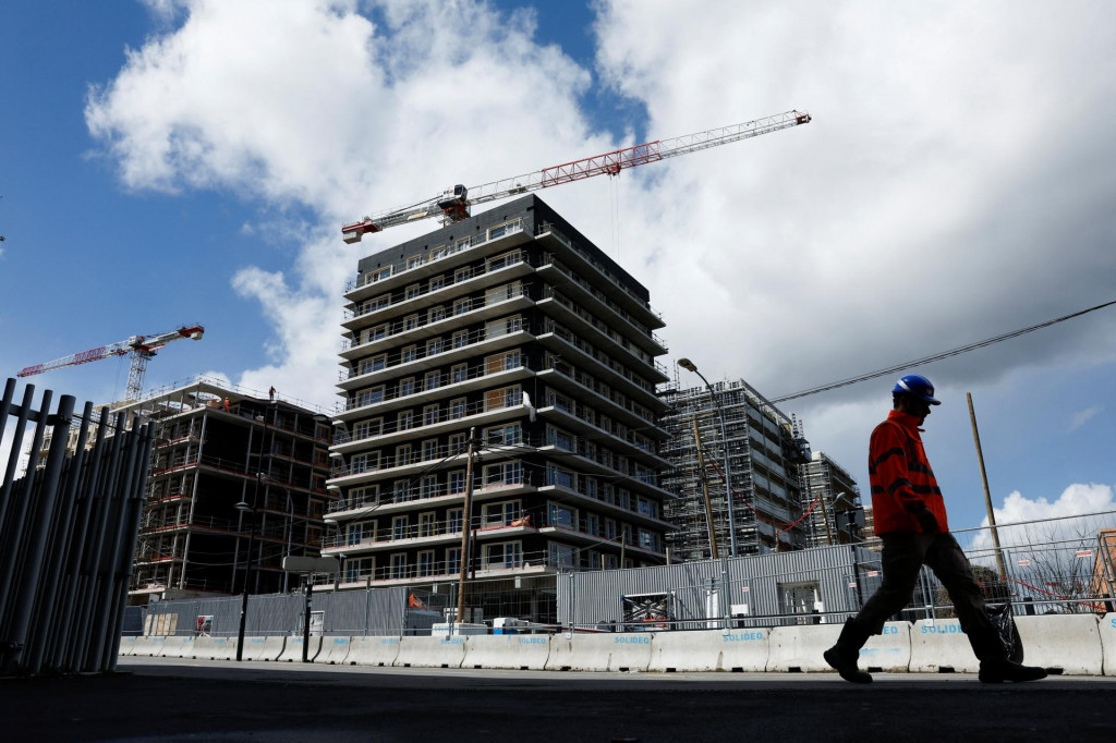 Zmena fixácií hypoték sa v nasledujúcich rokoch dotkne státisícov Slovákov. FOTO: Reuters