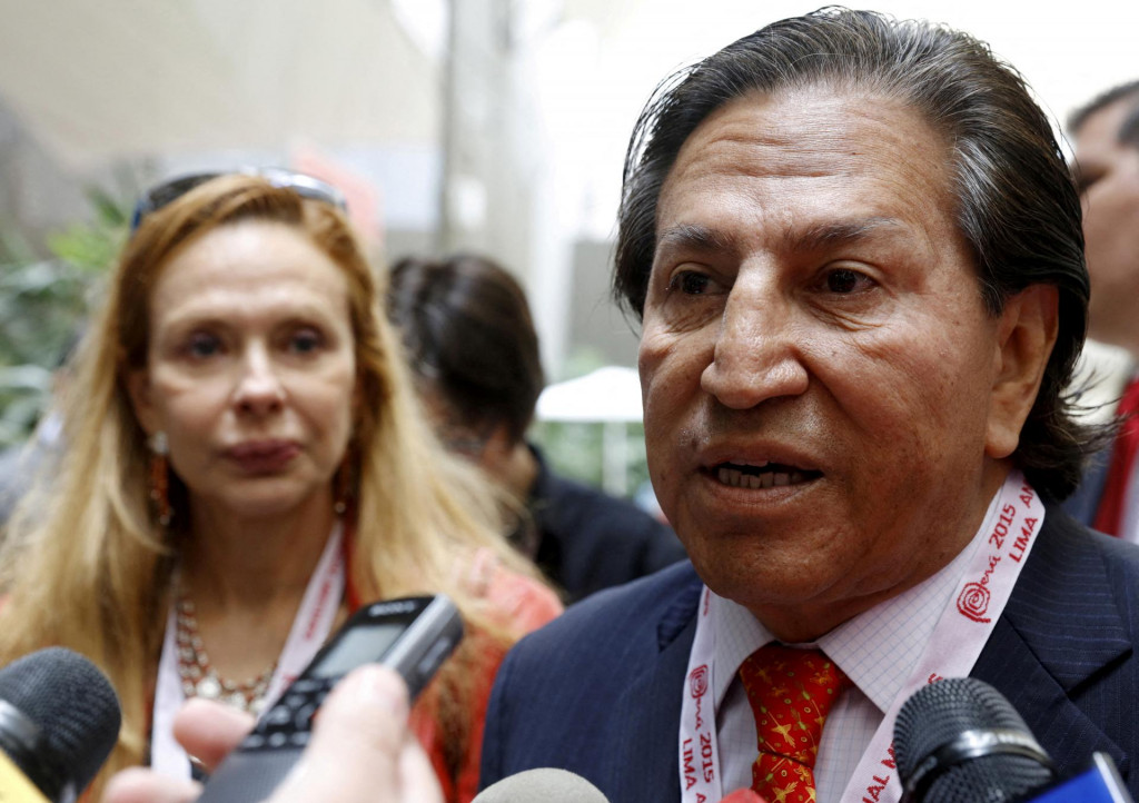 Bývalý peruánsky prezident Alejandro Toledo a jeho manželka Eliane Karp. FOTO: Reuters