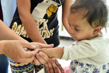 Očkovanie proti osýpkam. FOTO: TASR/Roman Hanc