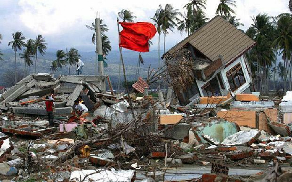Následky zemetrasenia z roku 2005. Indonéziu často postihujú zemetrasenia, keďže leží na tichomorskom Ohnivom kruhu, kde sa stretávajú viaceré tektonické platne. FOTO: Twitter/Todaysfactsbot