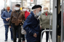 Sociálna poisťovňa zvýši dôchodky automaticky. FOTO: TASR/AP

